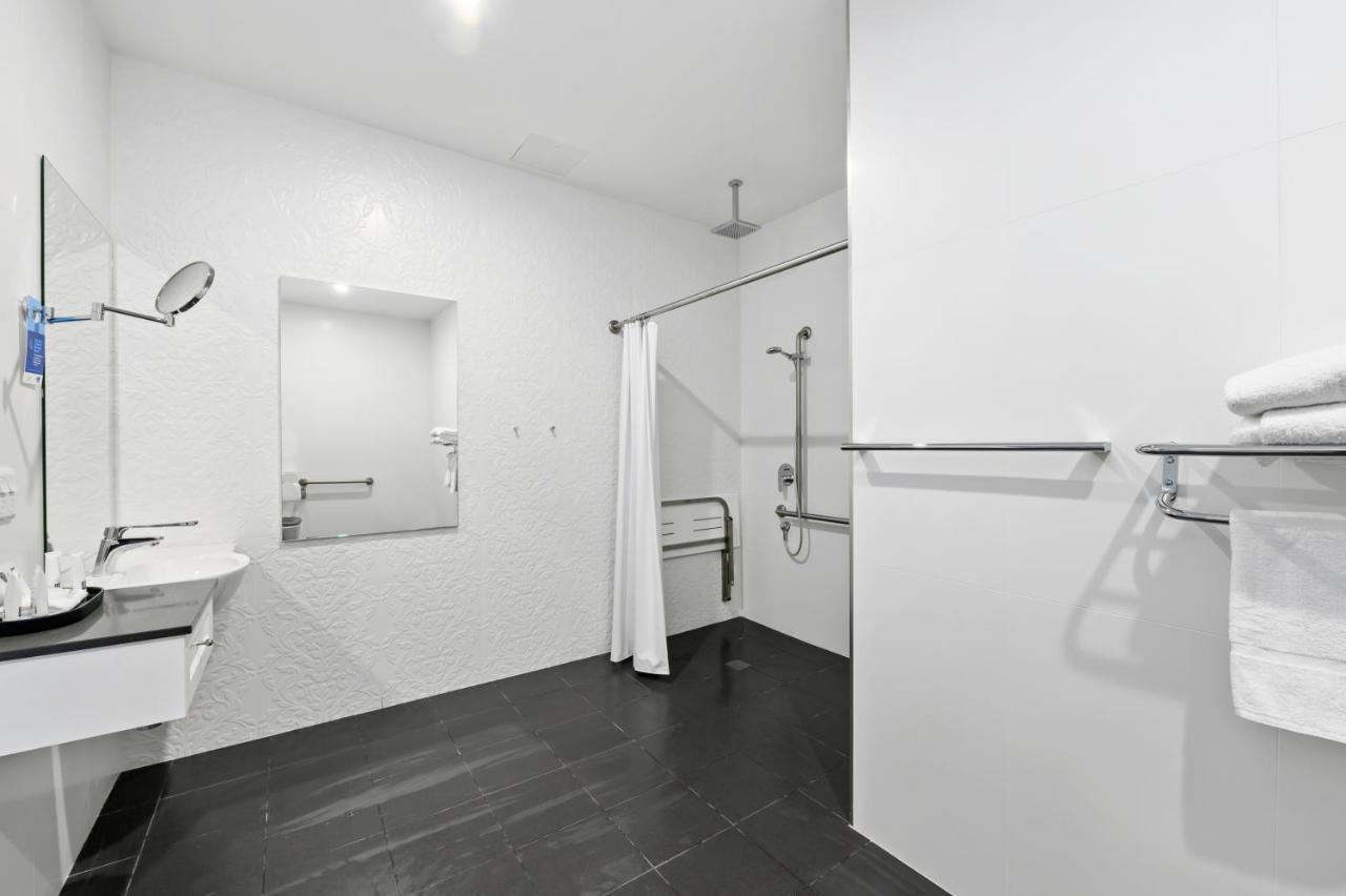 Accessible Executive King Suite